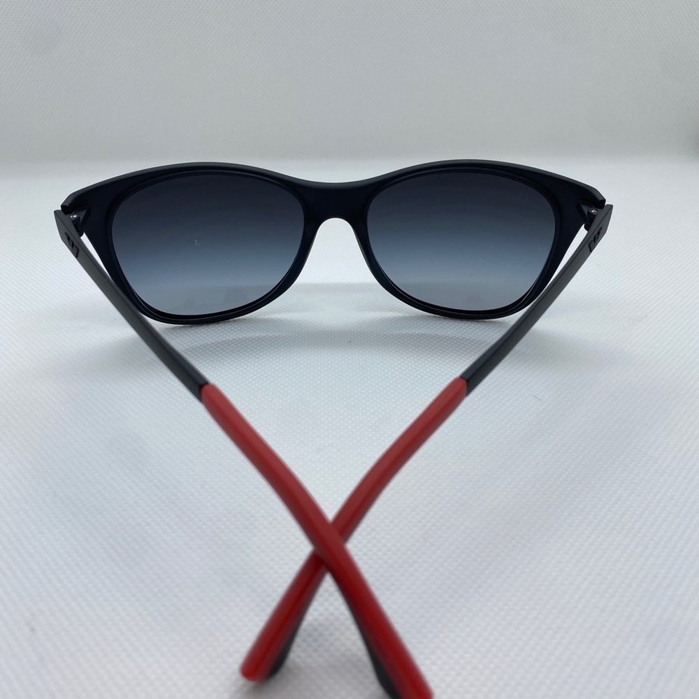 LIKE NEW! Emporio Armani Sunglasses - Picture 3 of 6